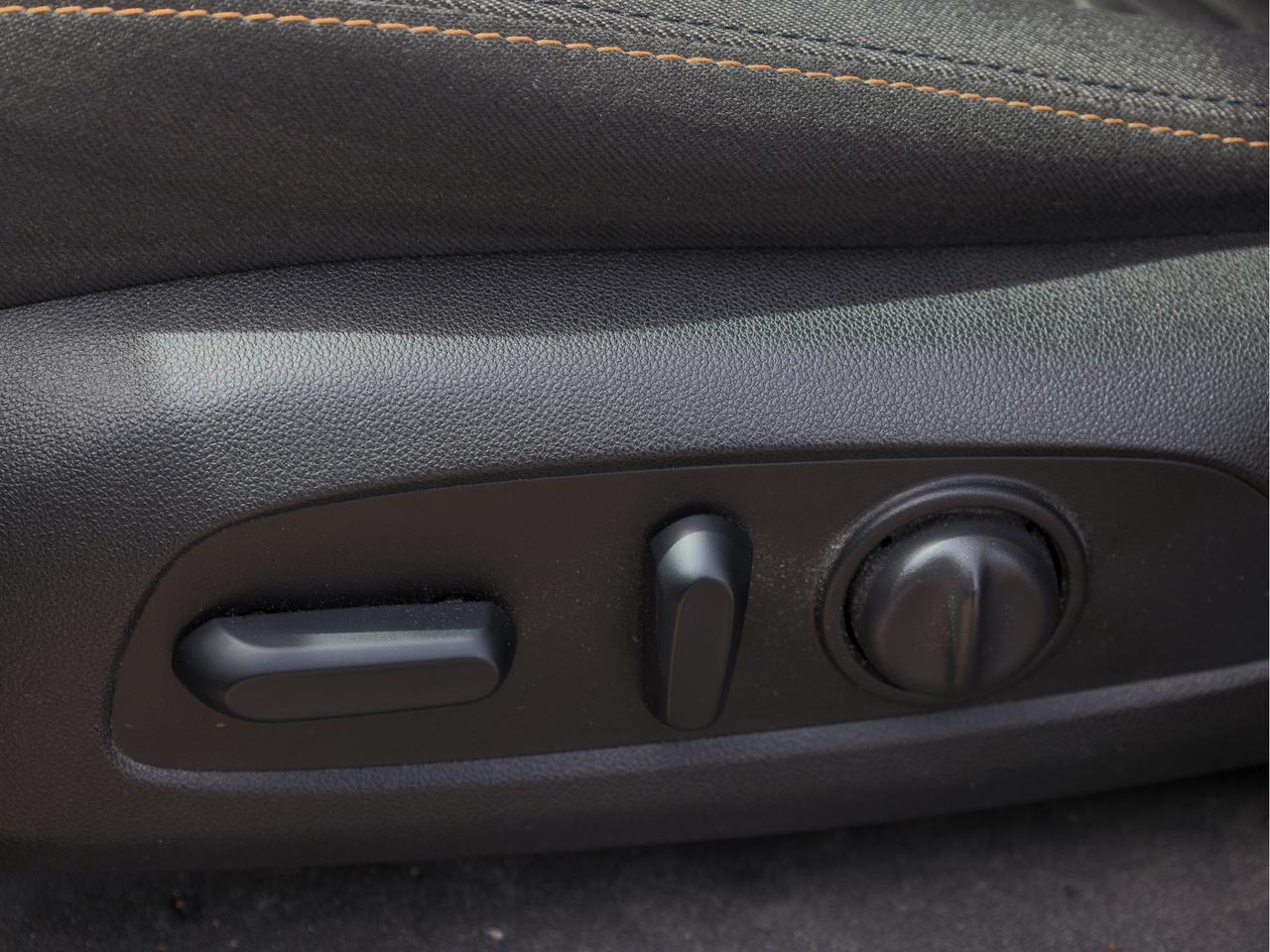2018 Chevrolet Equinox LT   Push Start   Heated Seat   Backup Camera Photo
