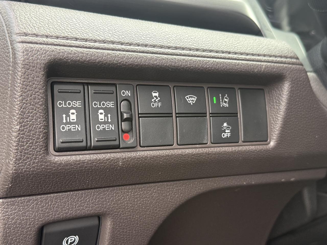 2018 Honda Odyssey EX l Auto l FWD l 3.5L l 6Cyl l ECO l 7 Passenger Photo