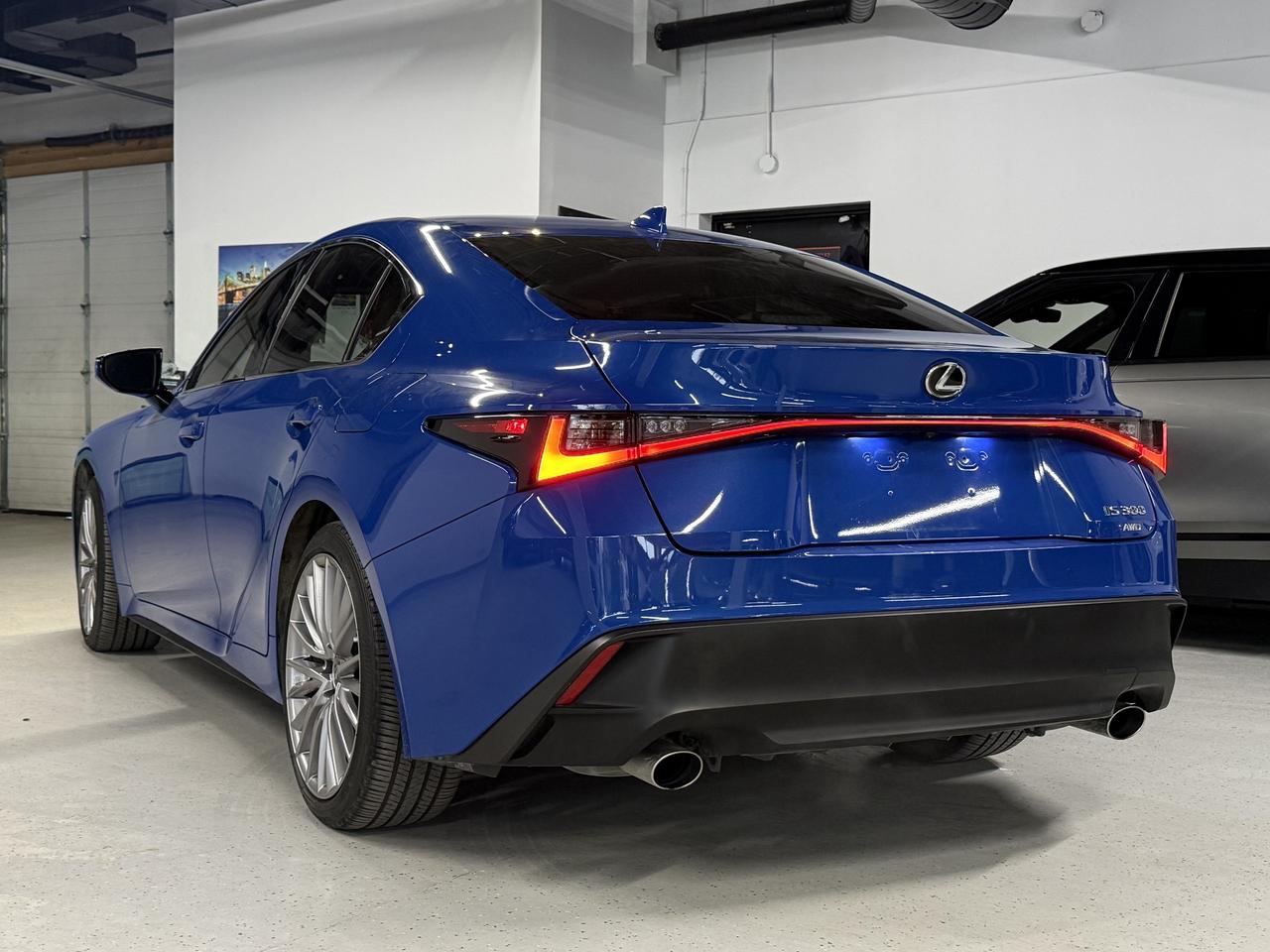 2024 Lexus IS No Accidents l IS300 l AWD l Lexus Warranty l V6 Photo3