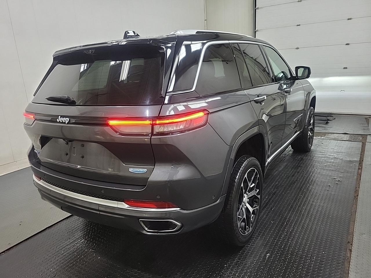 2022 Jeep Grand Cherokee 4xe No Accidents l Summit Reserve l 4x4E l Hybrid l Photo2