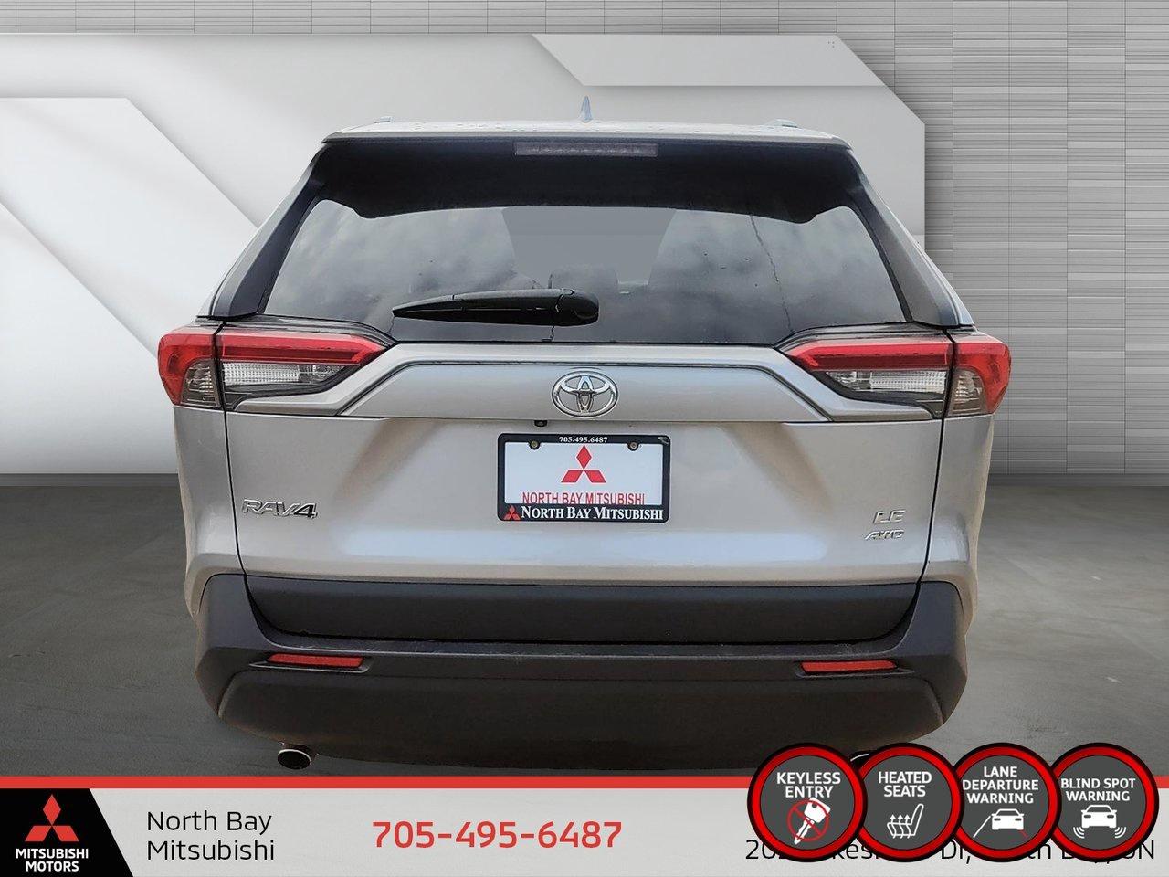 2021 Toyota RAV4 LE Photo