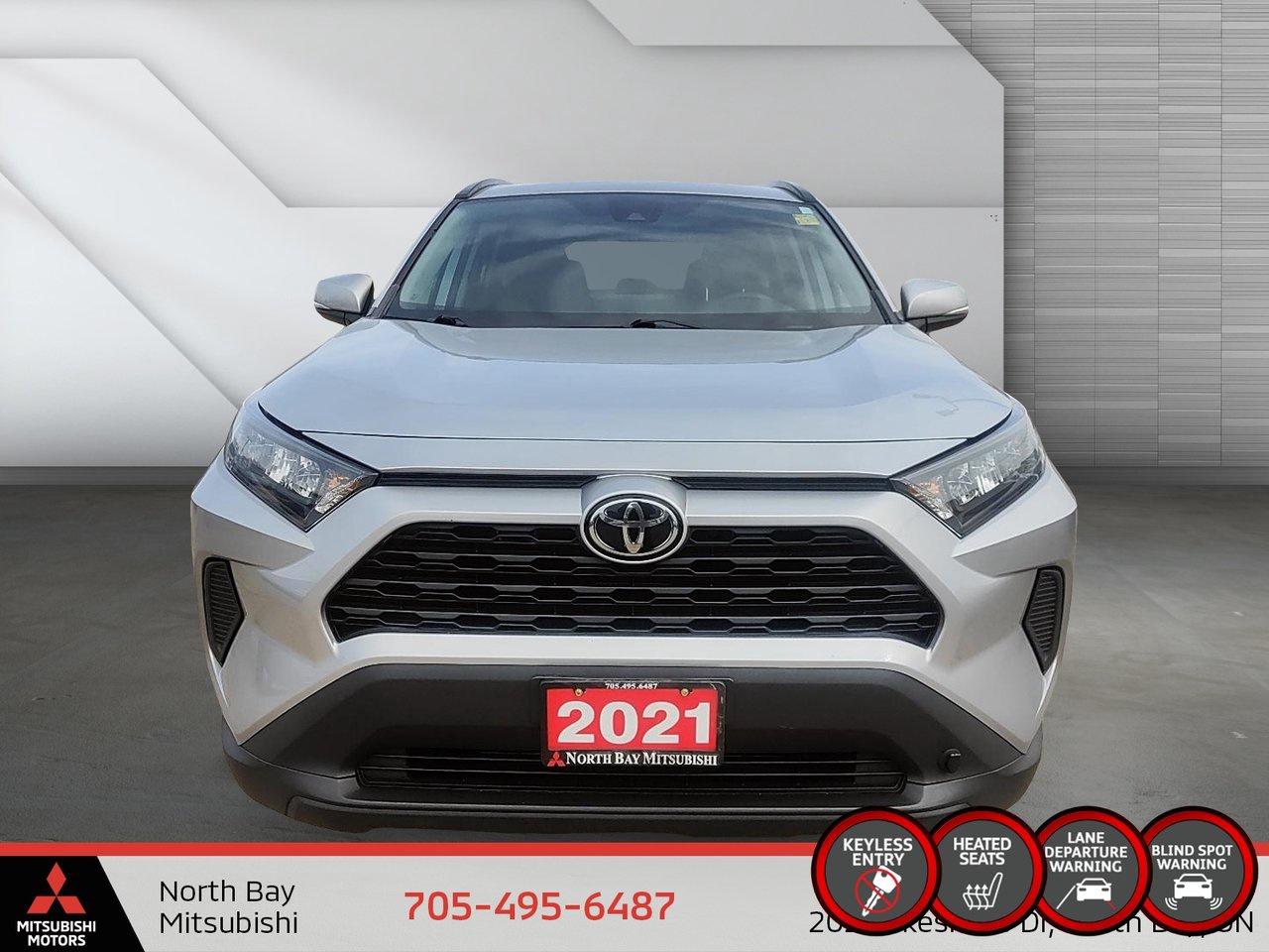 2021 Toyota RAV4 LE Photo