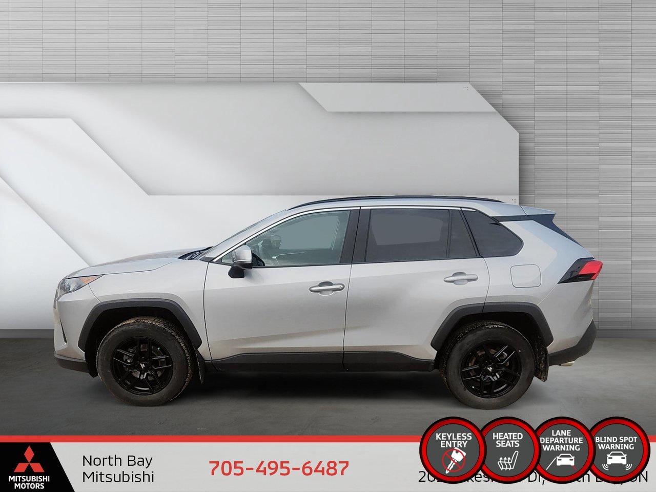 2021 Toyota RAV4 LE Photo