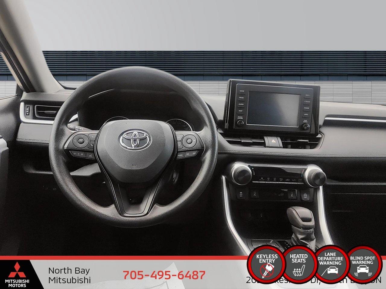 2021 Toyota RAV4 LE Photo