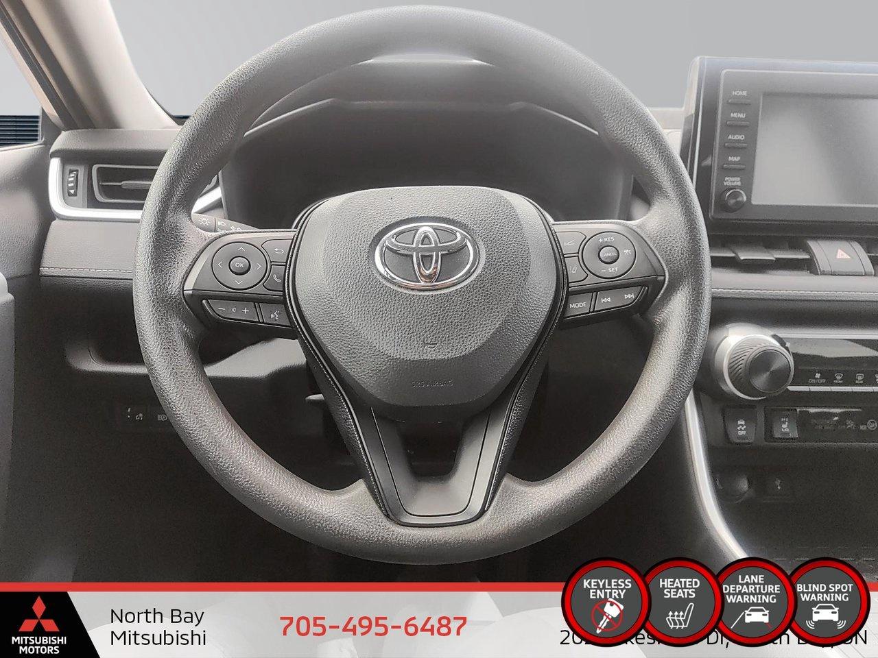 2021 Toyota RAV4 LE Photo