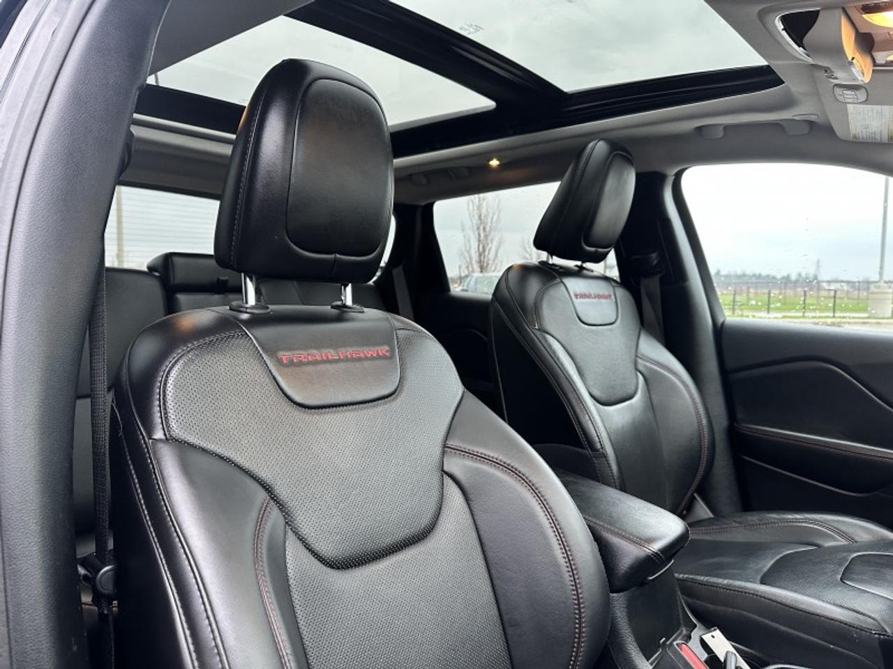 2021 Jeep Cherokee Trailhawk Photo2