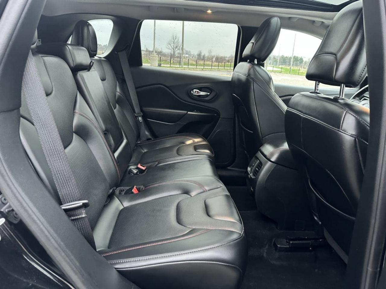 2021 Jeep Cherokee Trailhawk Photo