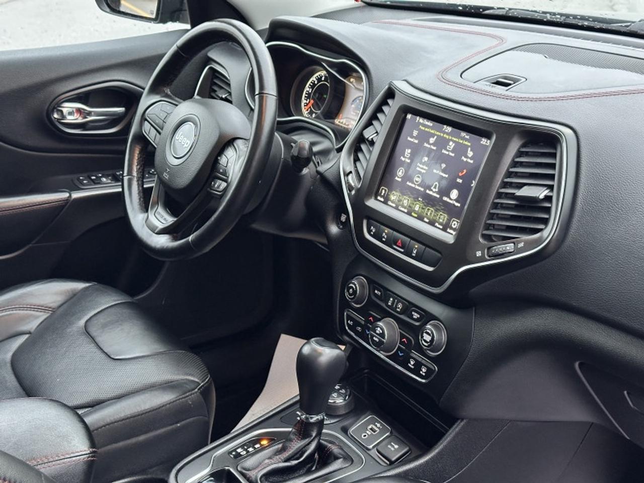 2021 Jeep Cherokee Trailhawk Photo