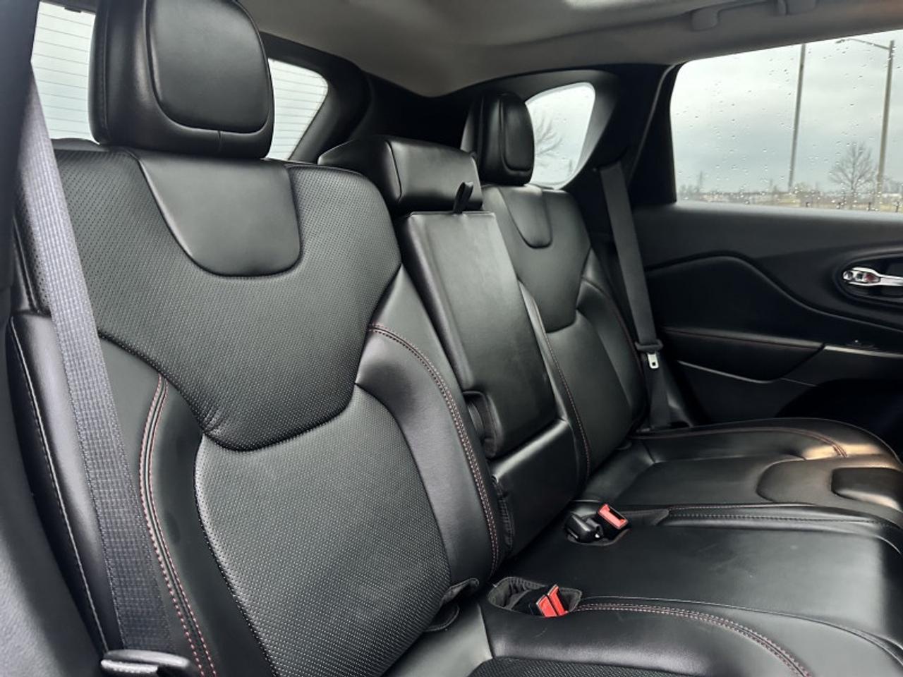 2021 Jeep Cherokee Trailhawk Photo