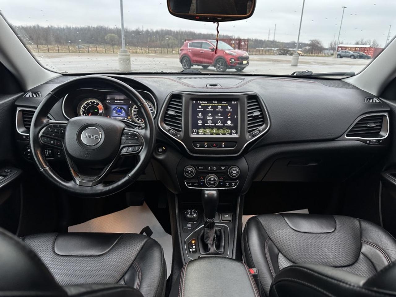 2021 Jeep Cherokee Trailhawk Photo