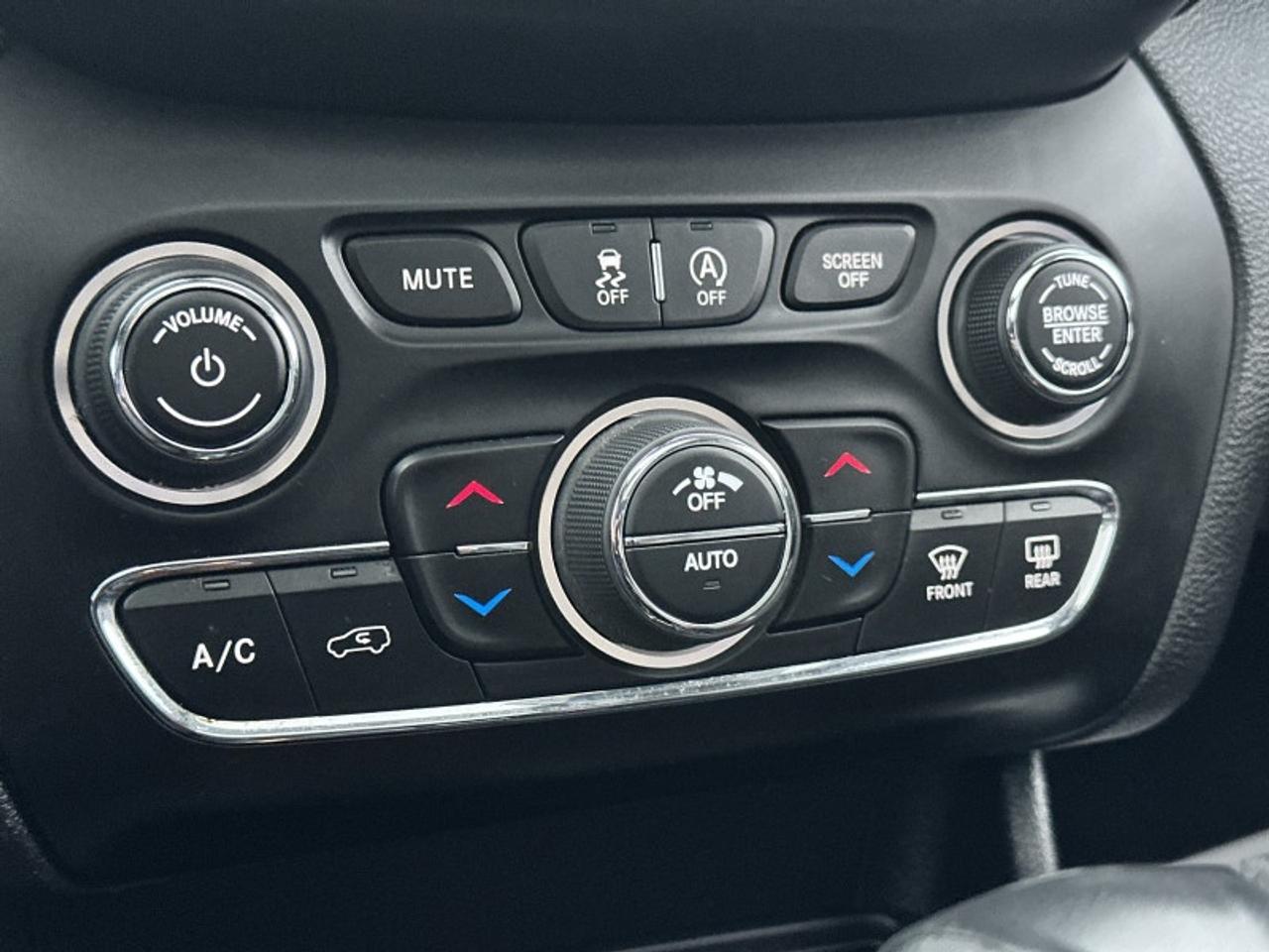 2021 Jeep Cherokee Trailhawk Photo