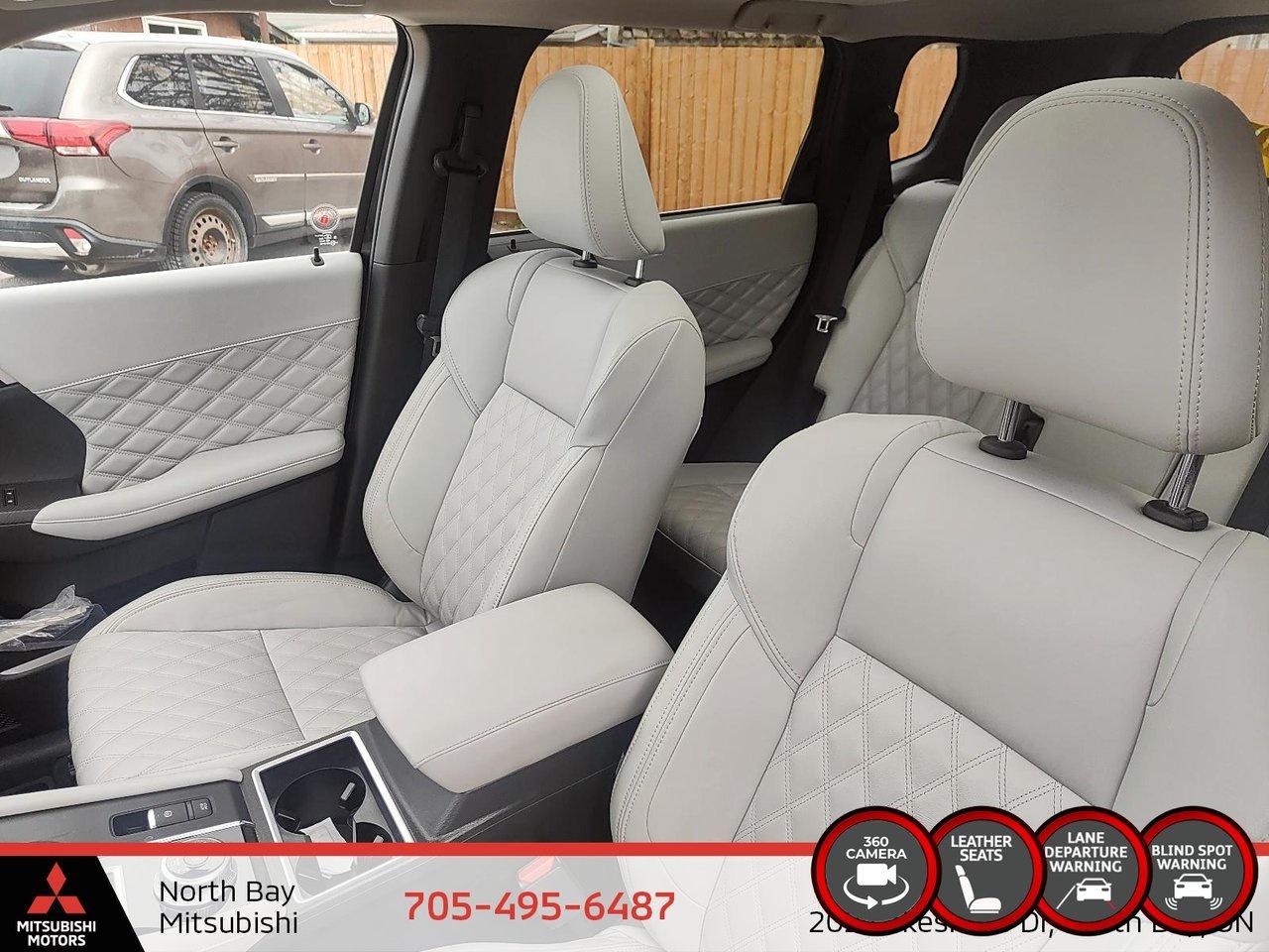 2024 Mitsubishi Outlander SEL Photo