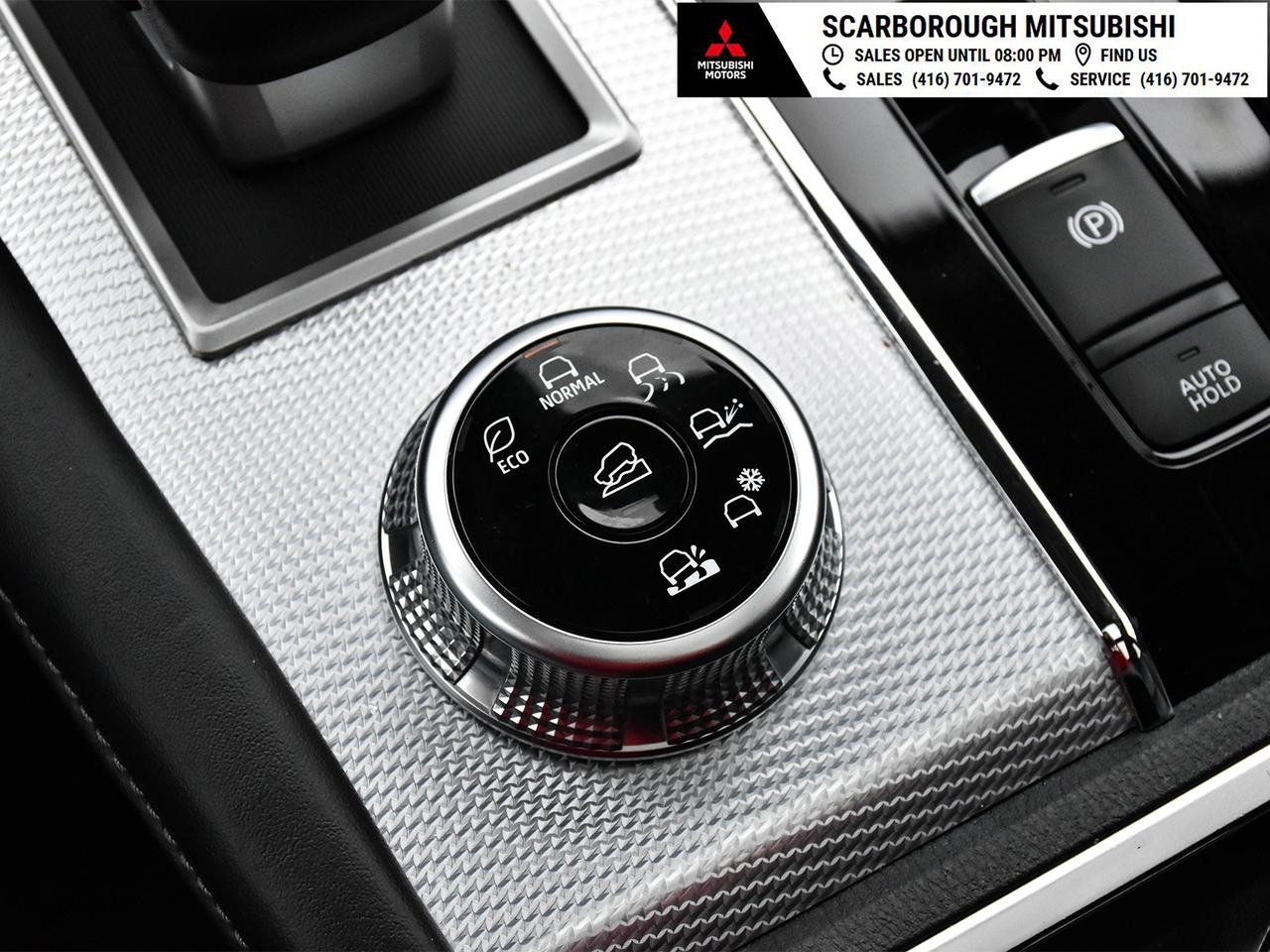 2024 Mitsubishi Outlander GTS-AWC Panoramic glass roof leather heated seats Photo