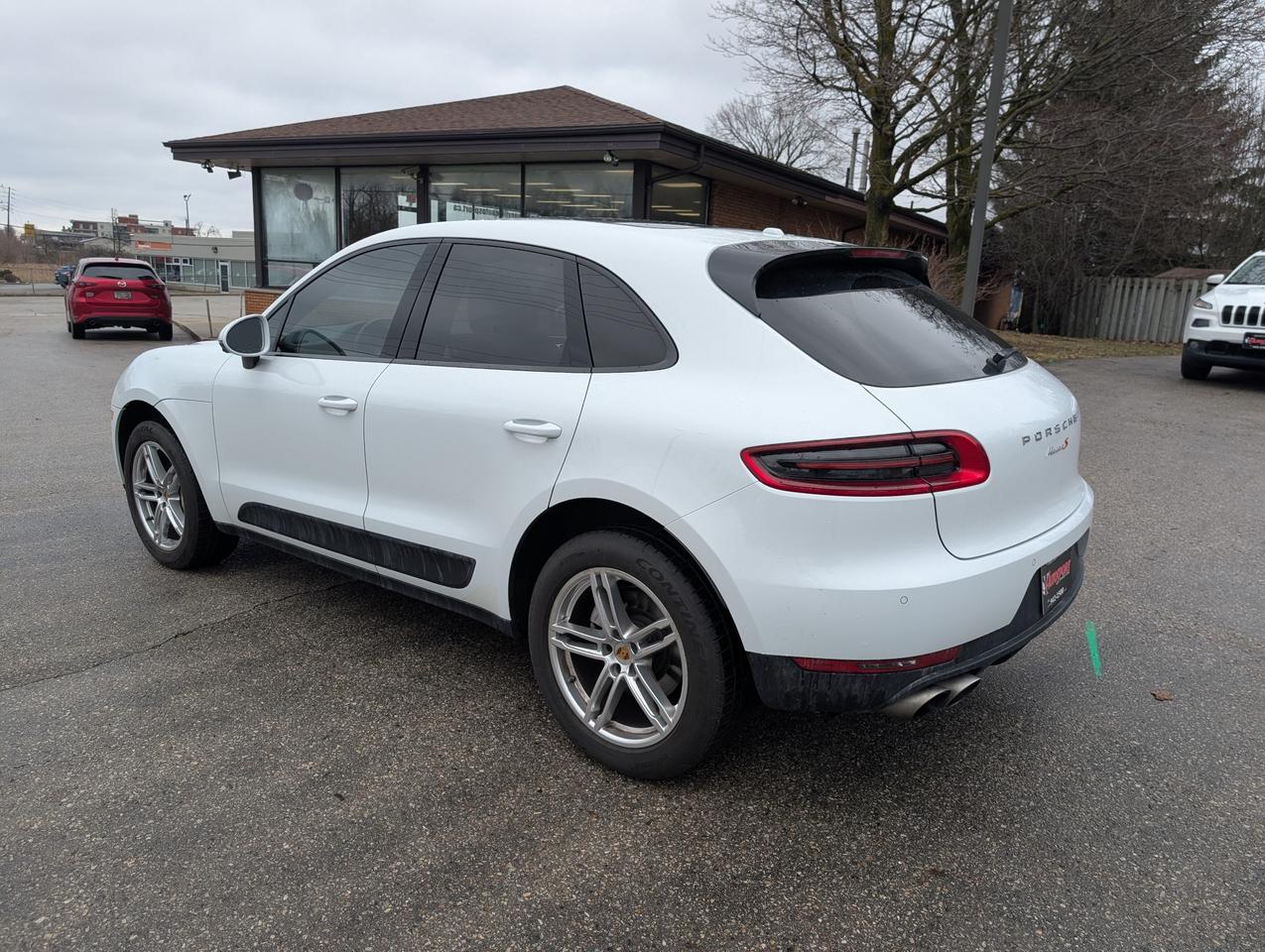 2017 Porsche Macan S 4dr All-Wheel Drive Photo2