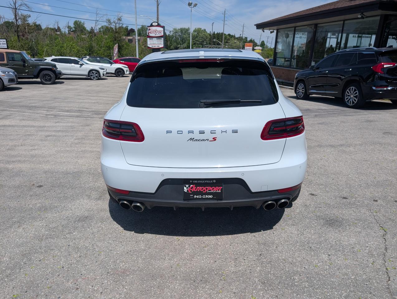 2017 Porsche Macan S 4dr All-Wheel Drive Photo3