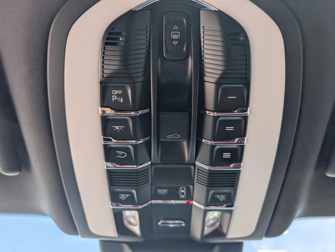 2017 Porsche Macan S 4dr All-Wheel Drive Photo