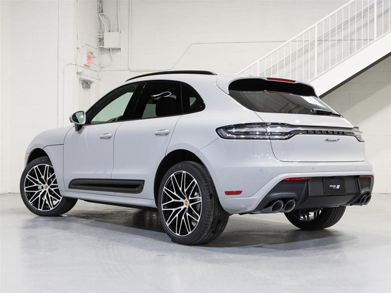 2026 Porsche Macan T AWD Photo2
