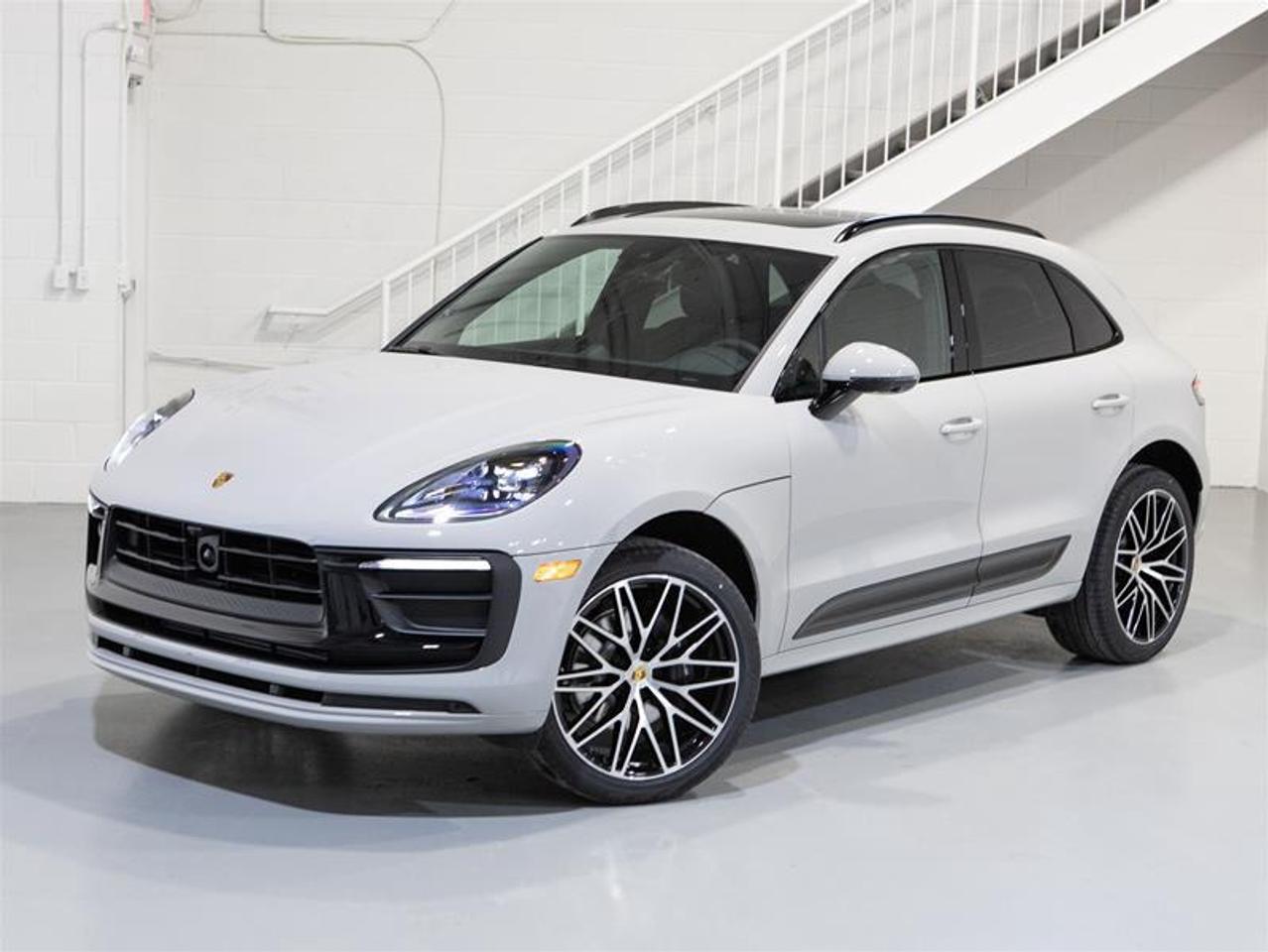 2026 Porsche Macan T AWD Photo