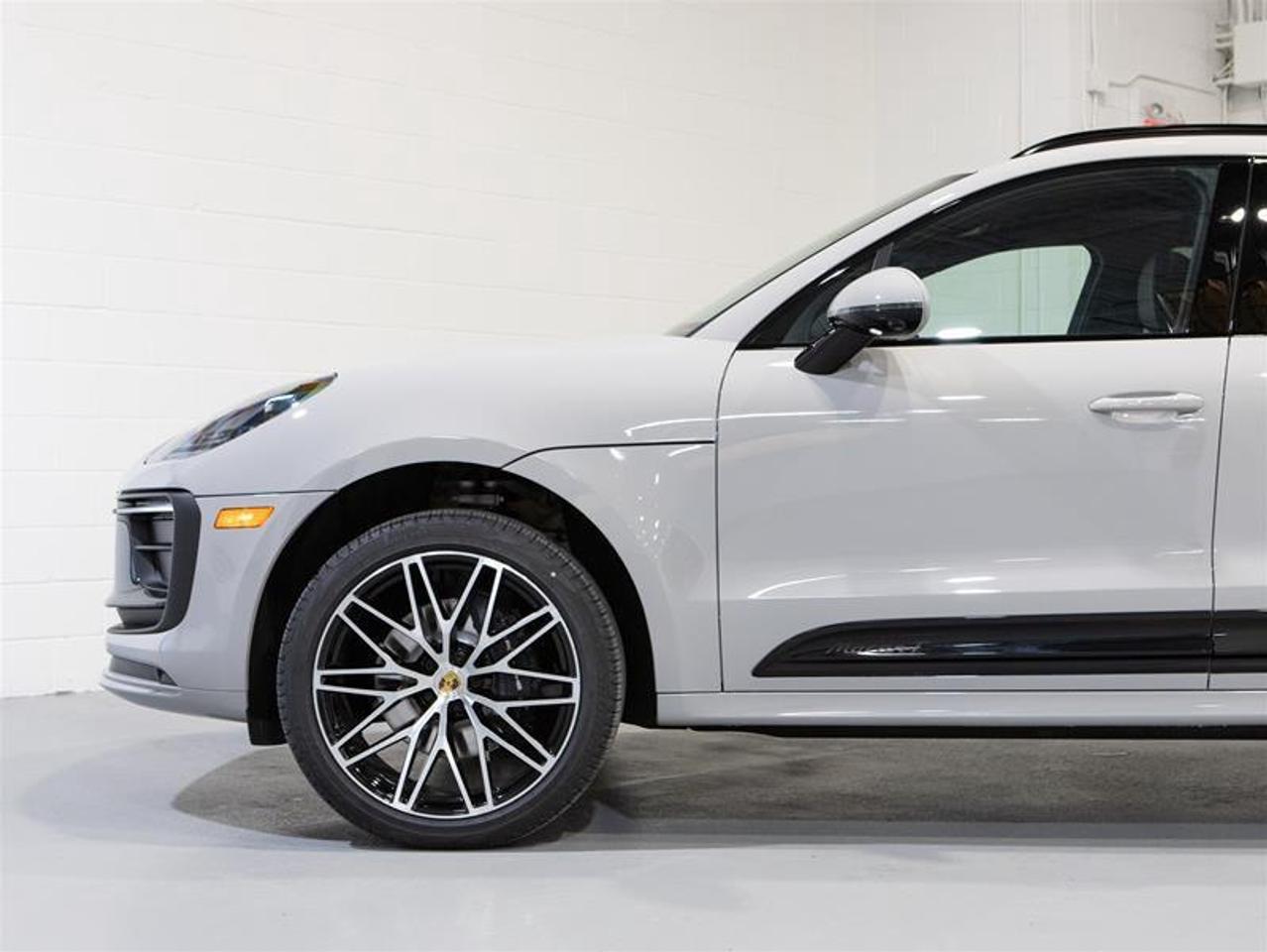 2026 Porsche Macan T AWD Photo