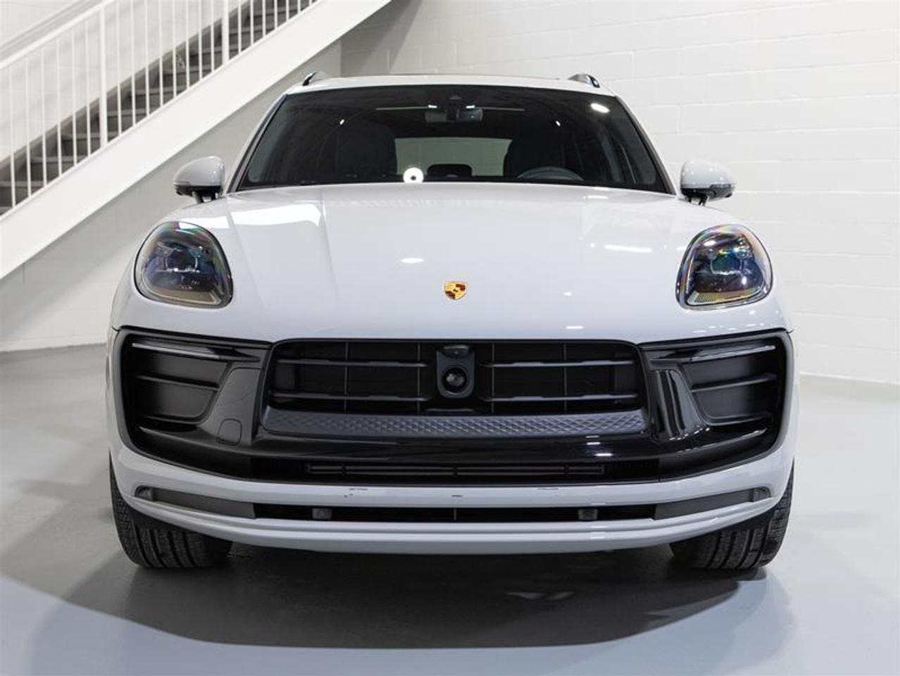 2026 Porsche Macan T AWD Photo