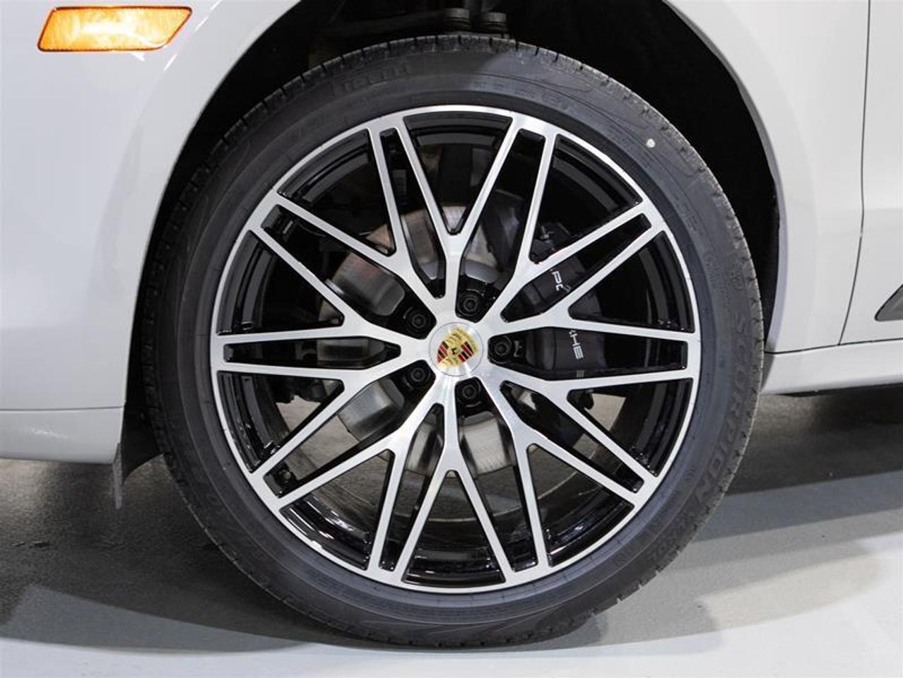 2026 Porsche Macan T AWD Photo