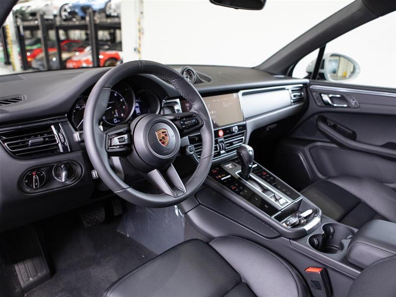 2026 Porsche Macan T AWD Photo
