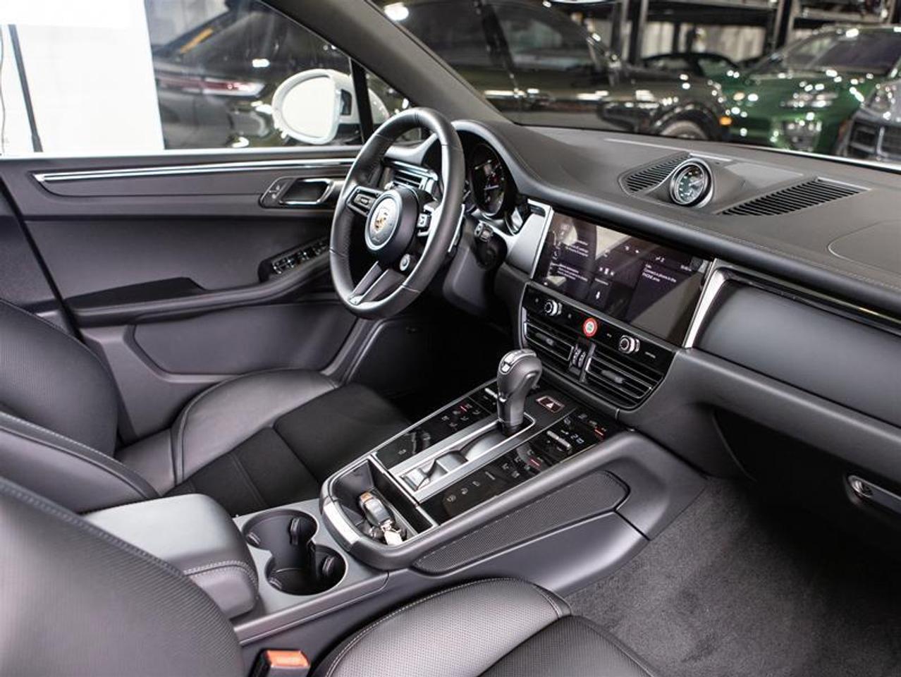 2026 Porsche Macan T AWD Photo