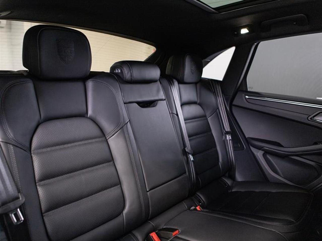 2026 Porsche Macan T AWD Photo