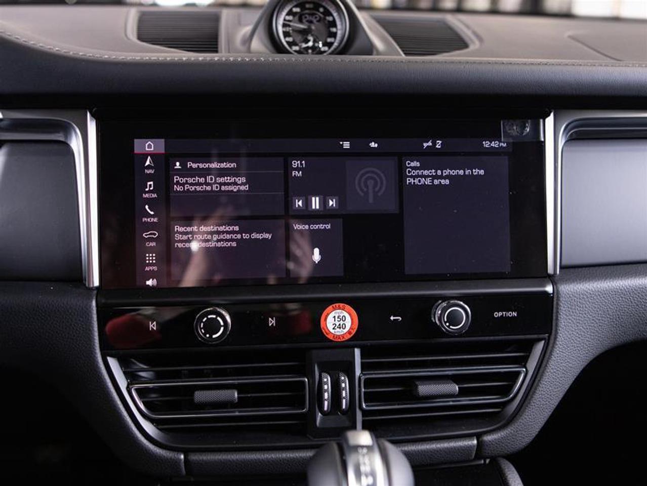 2026 Porsche Macan T AWD Photo