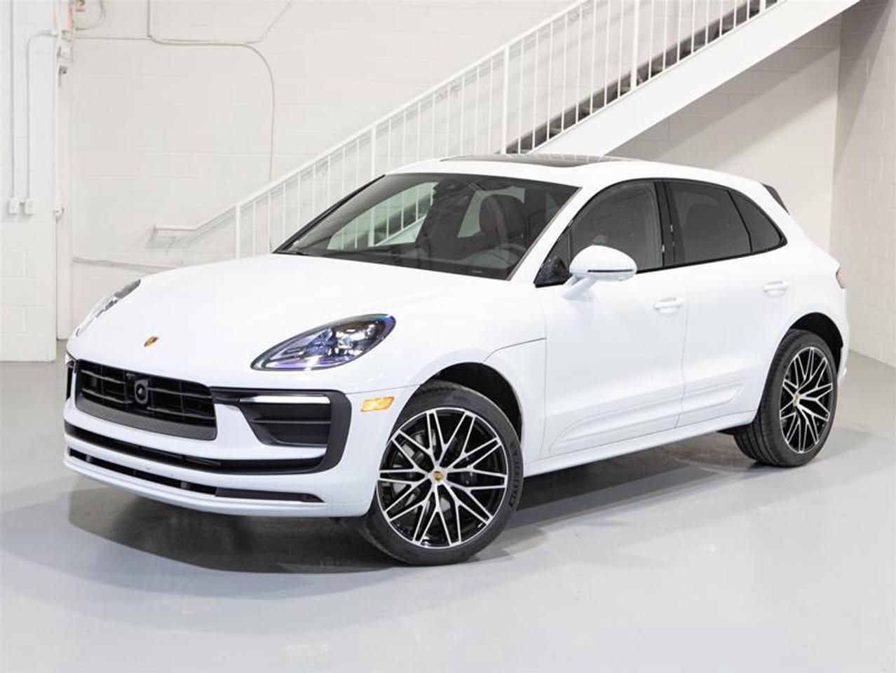 2026 Porsche Macan AWD Photo