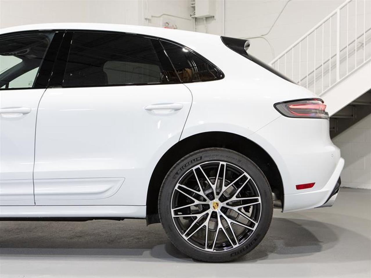 2026 Porsche Macan AWD Photo