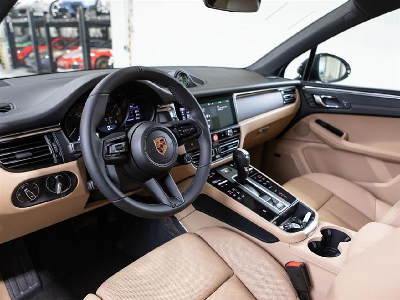 2026 Porsche Macan AWD Photo