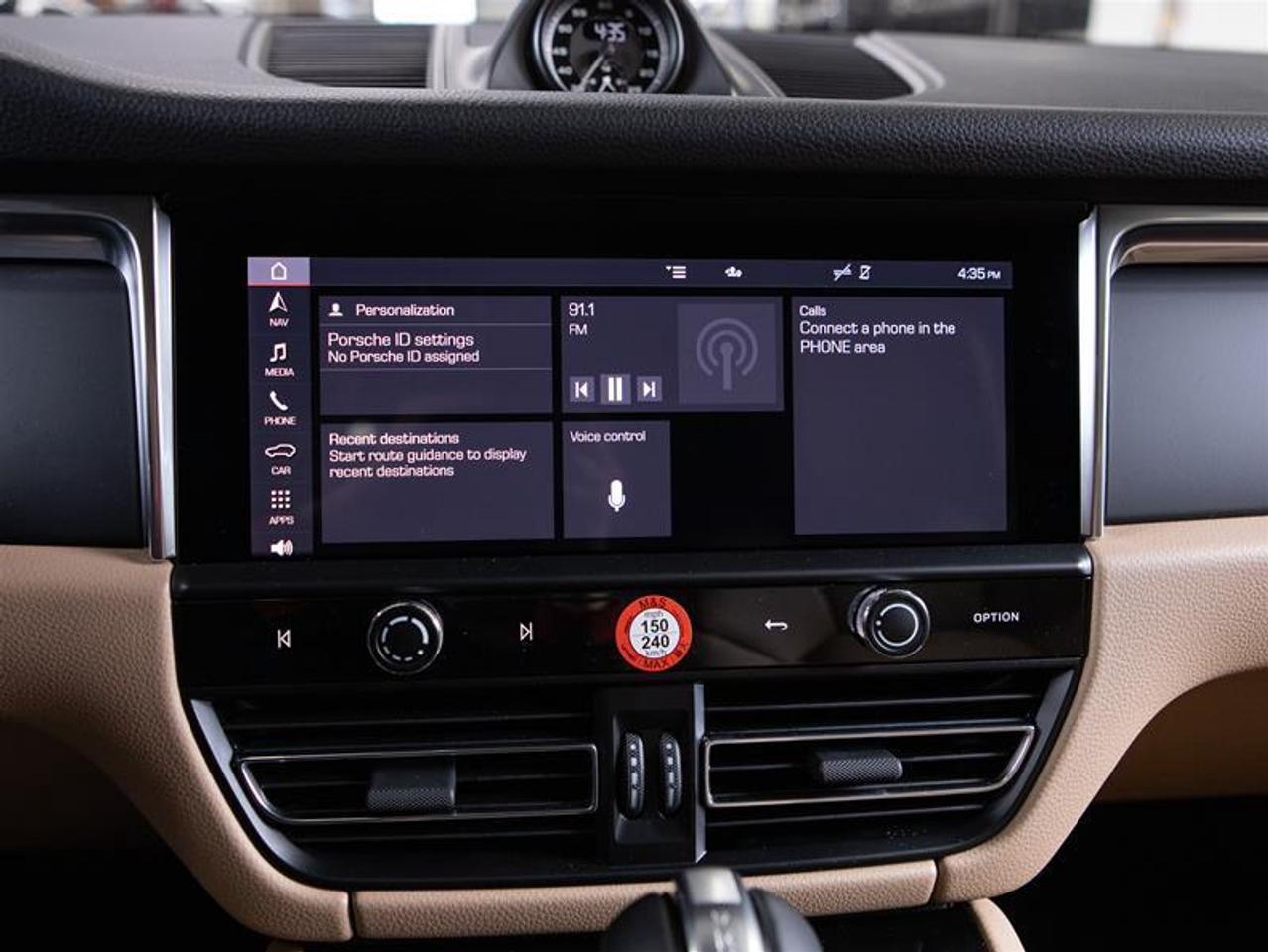 2026 Porsche Macan AWD Photo
