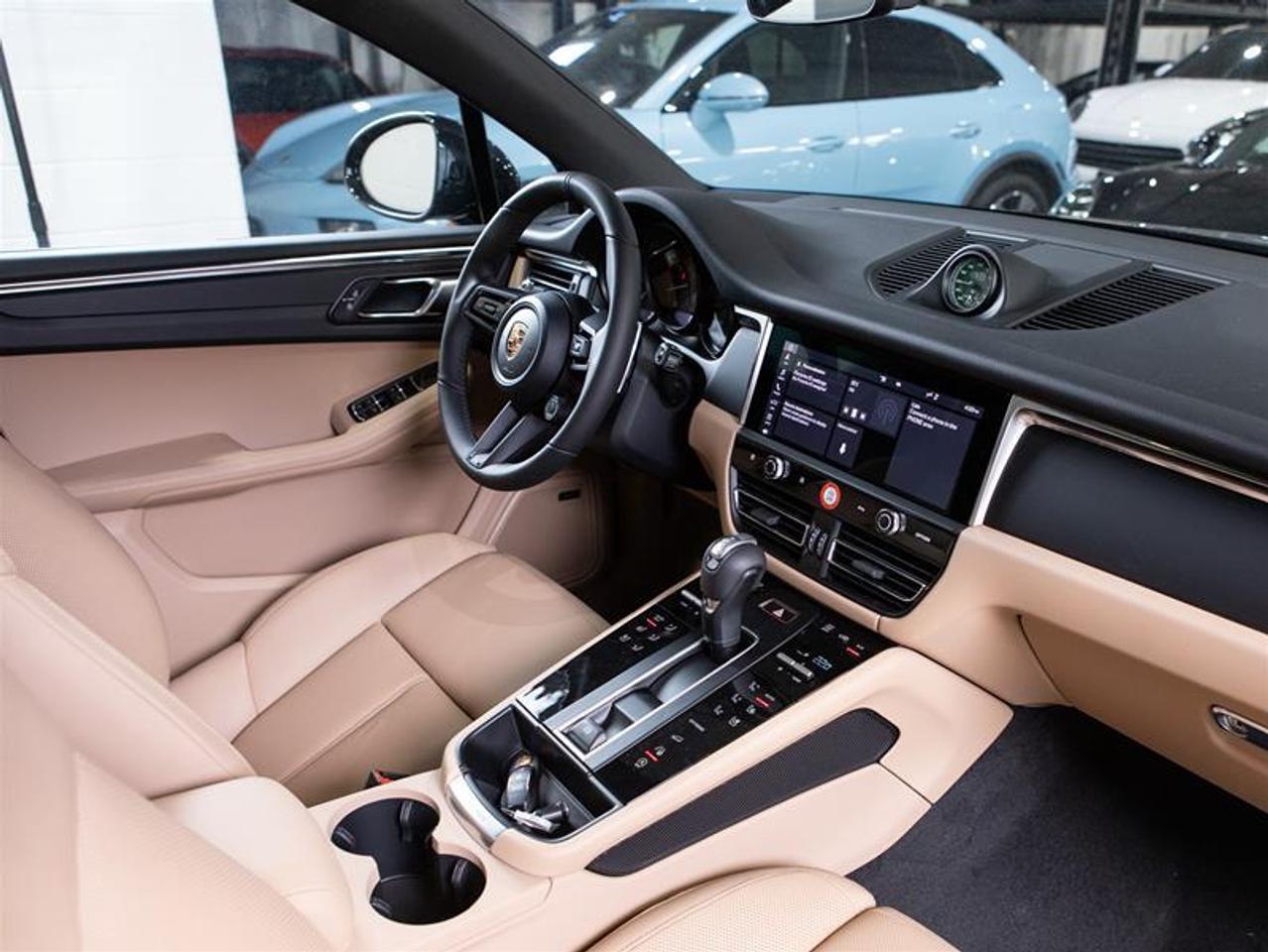 2026 Porsche Macan AWD Photo