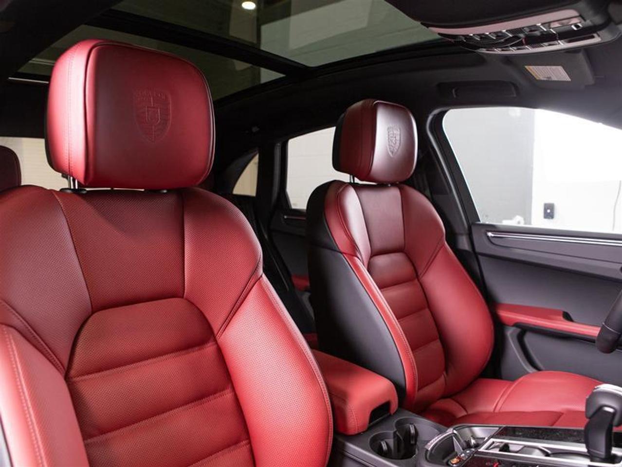 2026 Porsche Macan AWD Photo