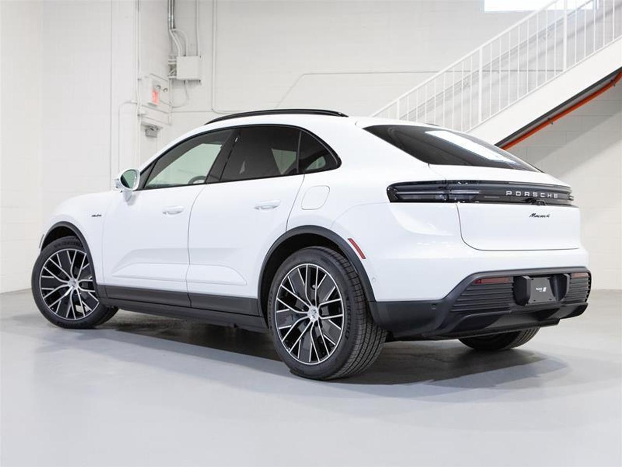 2026 Porsche Macan Electric 4 AWD Photo2