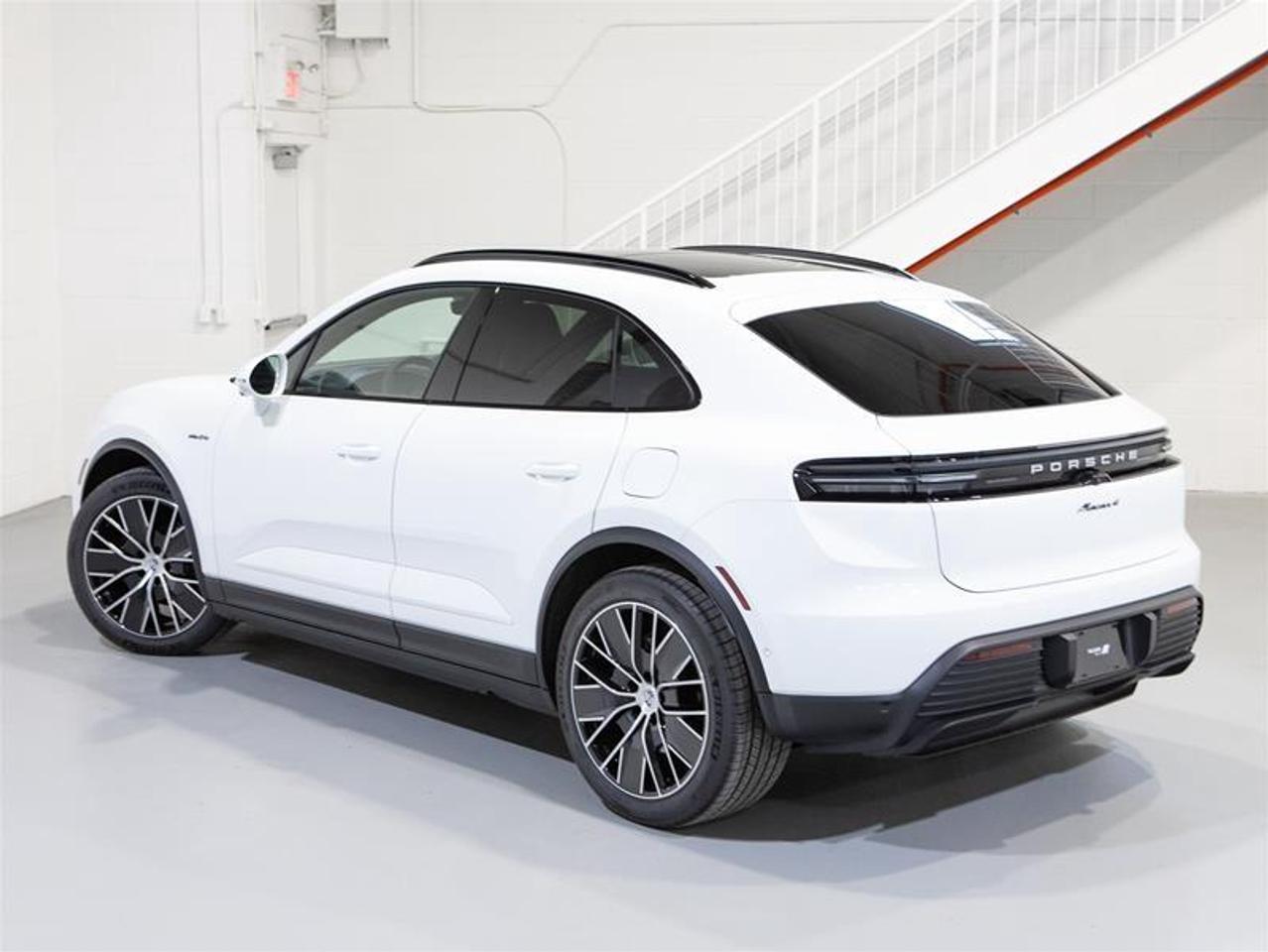 2026 Porsche Macan Electric 4 AWD Photo3