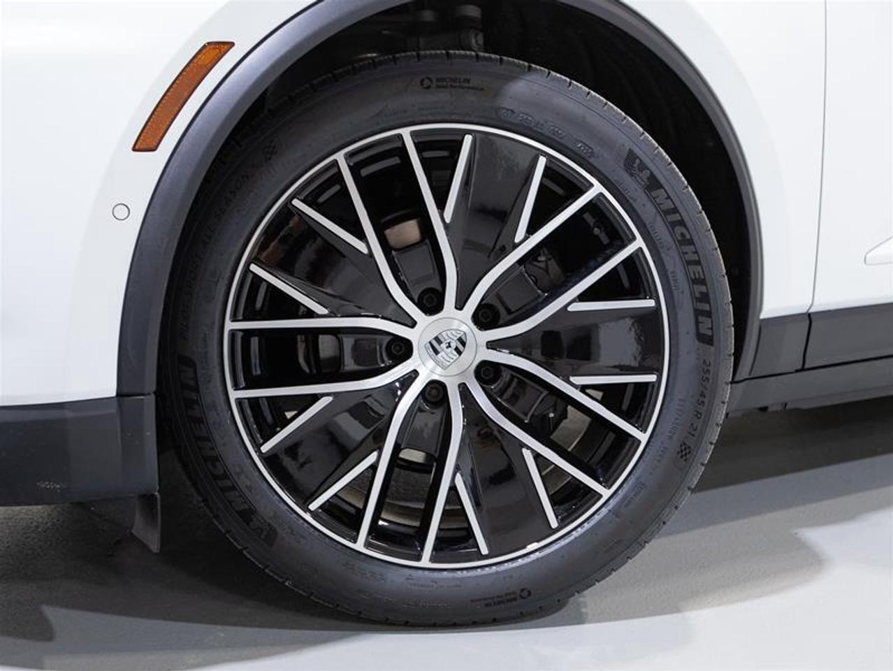 2026 Porsche Macan Electric 4 AWD Photo