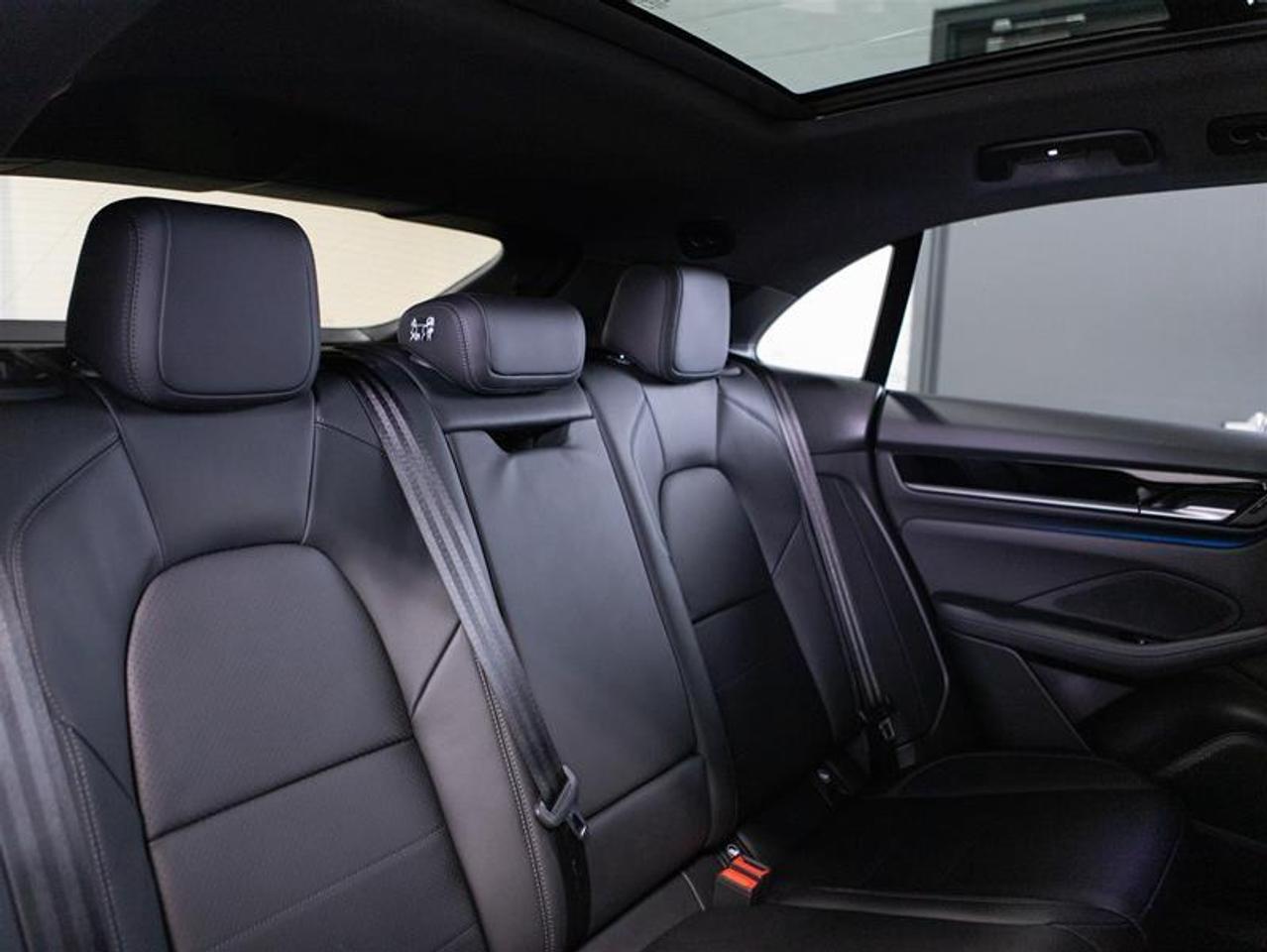 2026 Porsche Macan Electric 4 AWD Photo