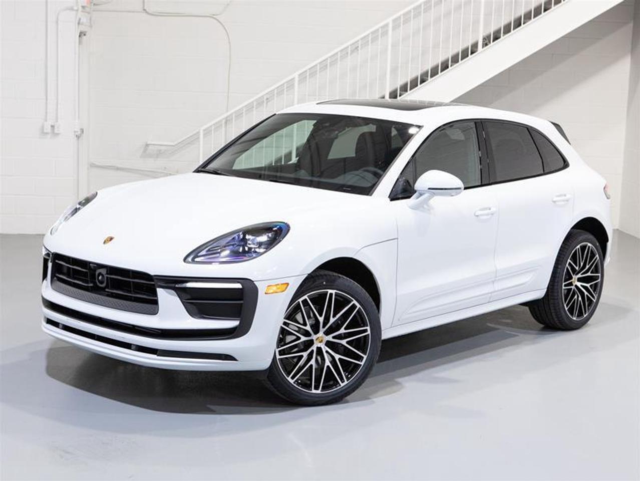 2026 Porsche Macan AWD Photo