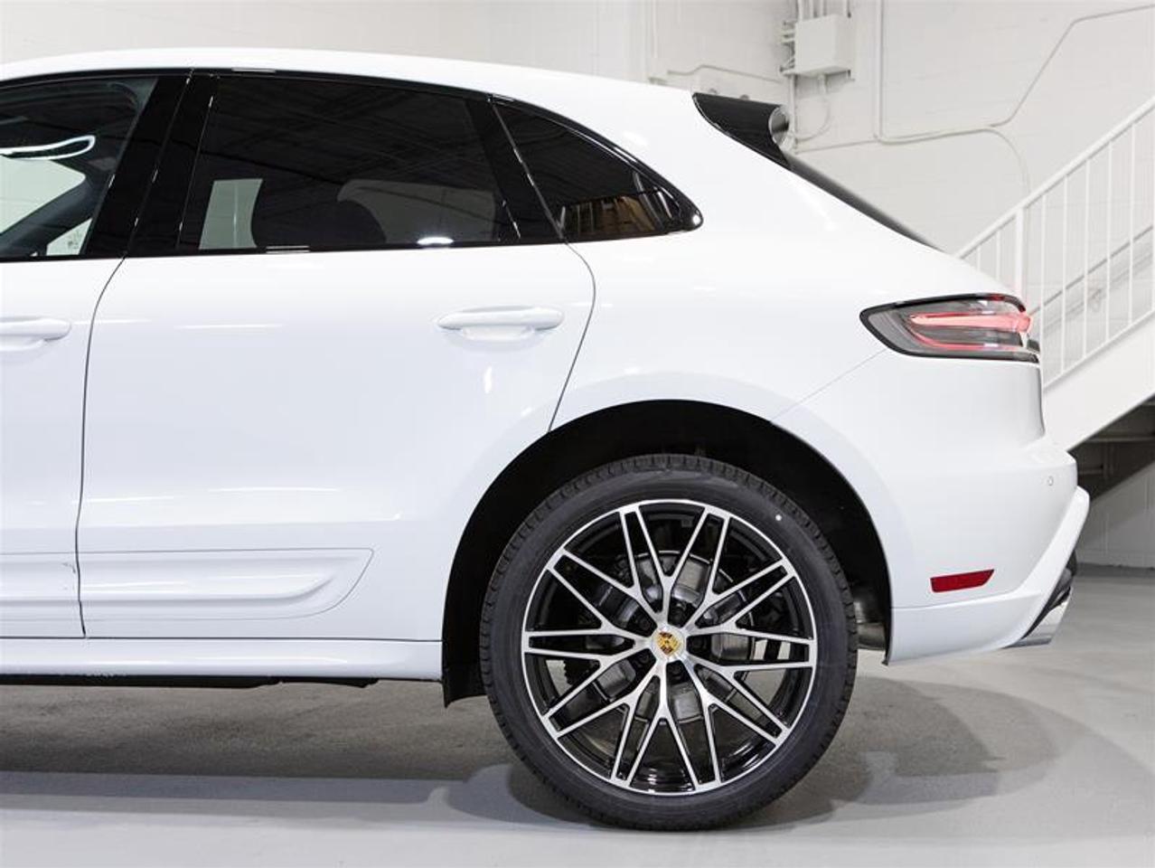 2026 Porsche Macan AWD Photo