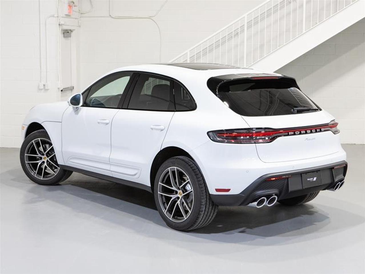 2026 Porsche Macan AWD Photo