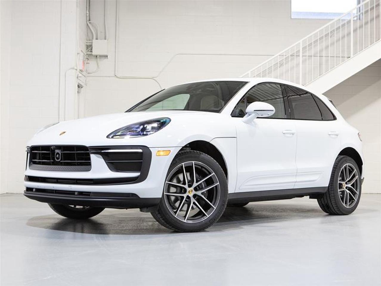 2026 Porsche Macan AWD Photo