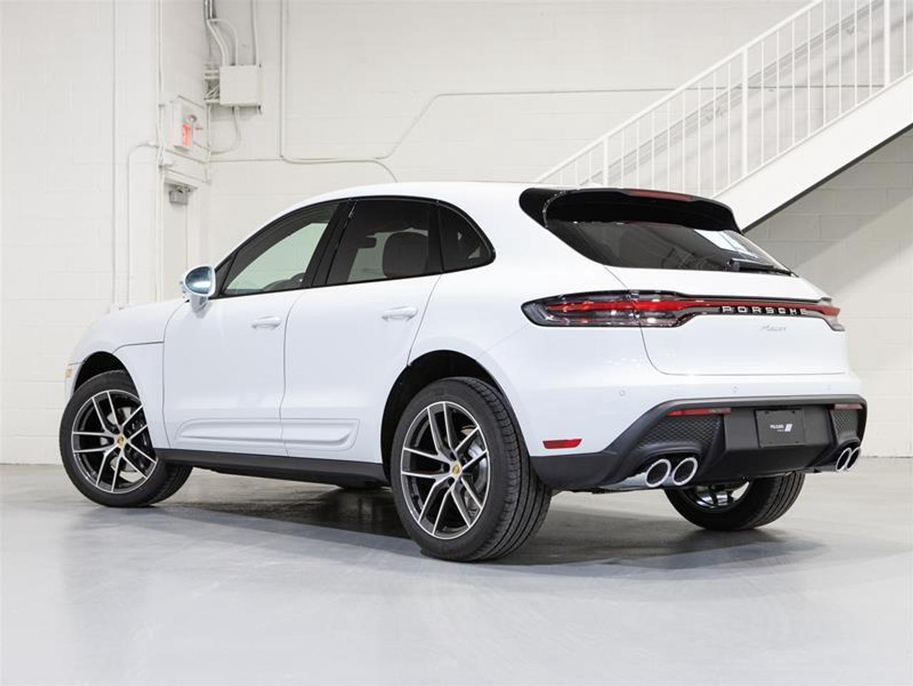 2026 Porsche Macan AWD Photo