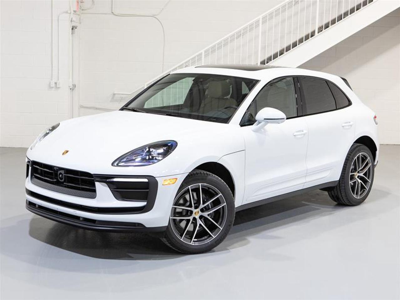 2026 Porsche Macan AWD Photo