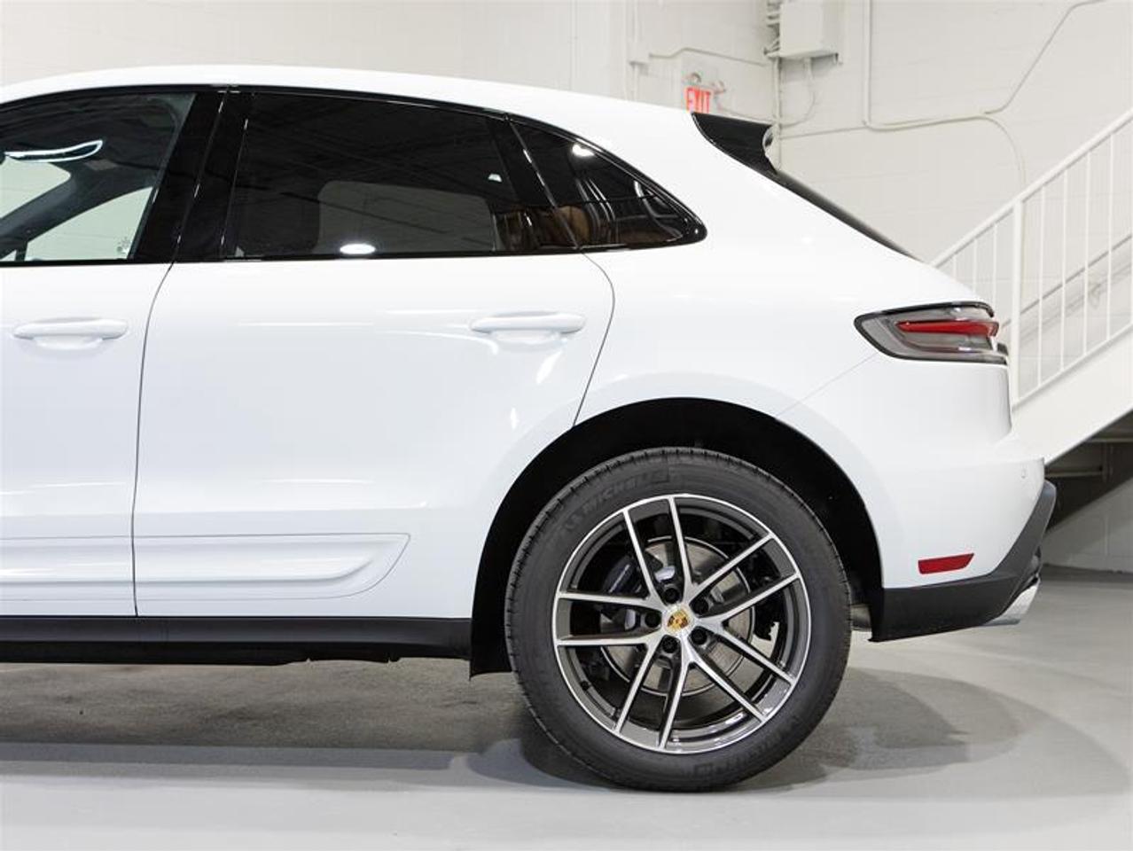 2026 Porsche Macan AWD Photo