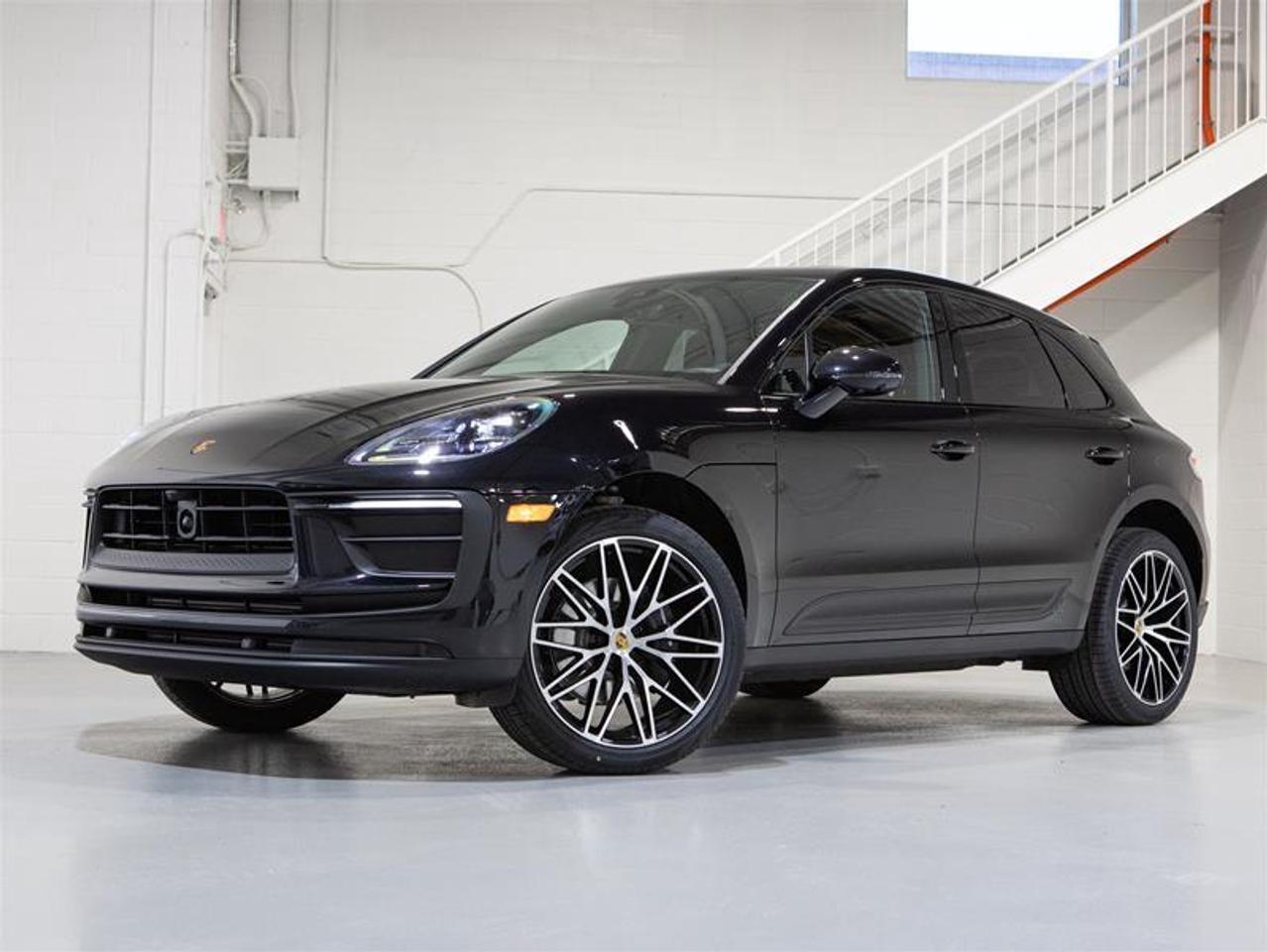 2026 Porsche Macan AWD Photo0