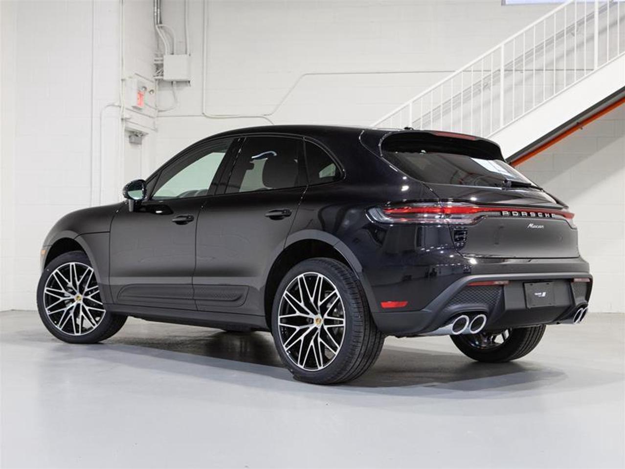2026 Porsche Macan AWD Photo2