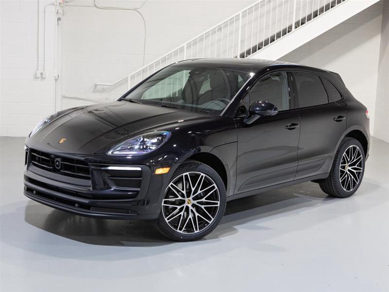 2026 Porsche Macan AWD Photo
