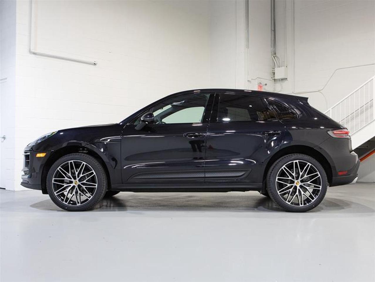 2026 Porsche Macan AWD Photo